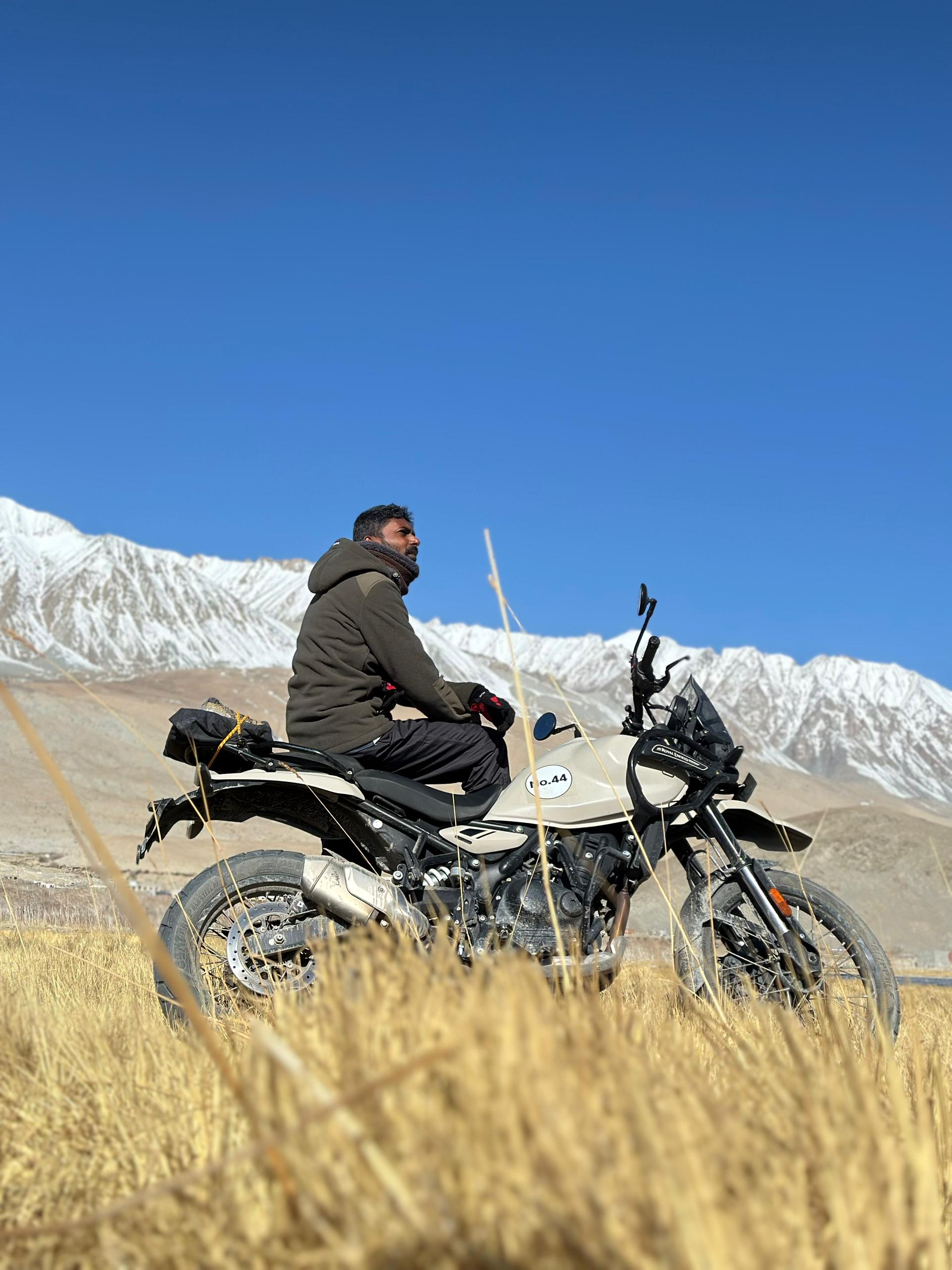 Nubra Valley vs Pangong Lake: Which Ride Is Better? | Ladakh Bike Trip Organiser